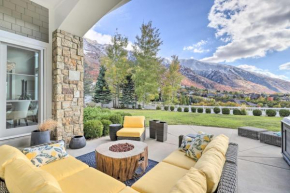 Luxe Sandy Home with Hot Tub 9 Mi to Skiing!